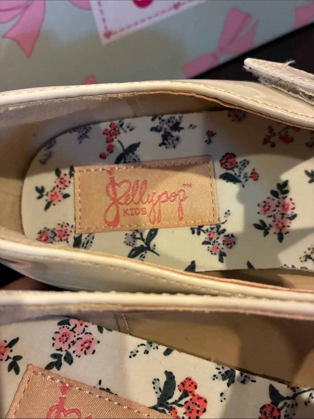 NEW Jellypop' Cream Patent Mary Jane Shoes Sz 4